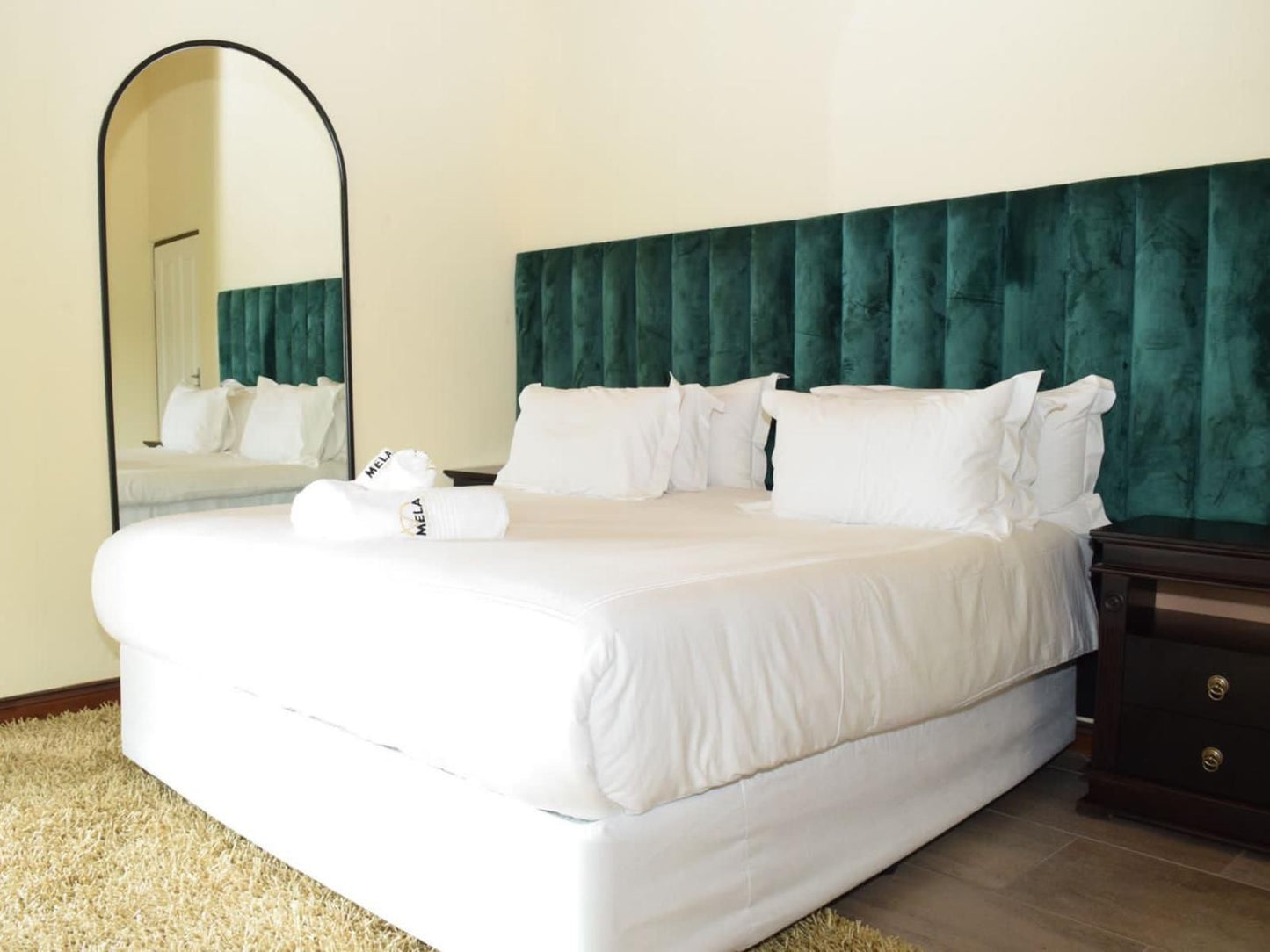 Mela Luxury Game Lodge, Honeymoon Suite, Bedroom