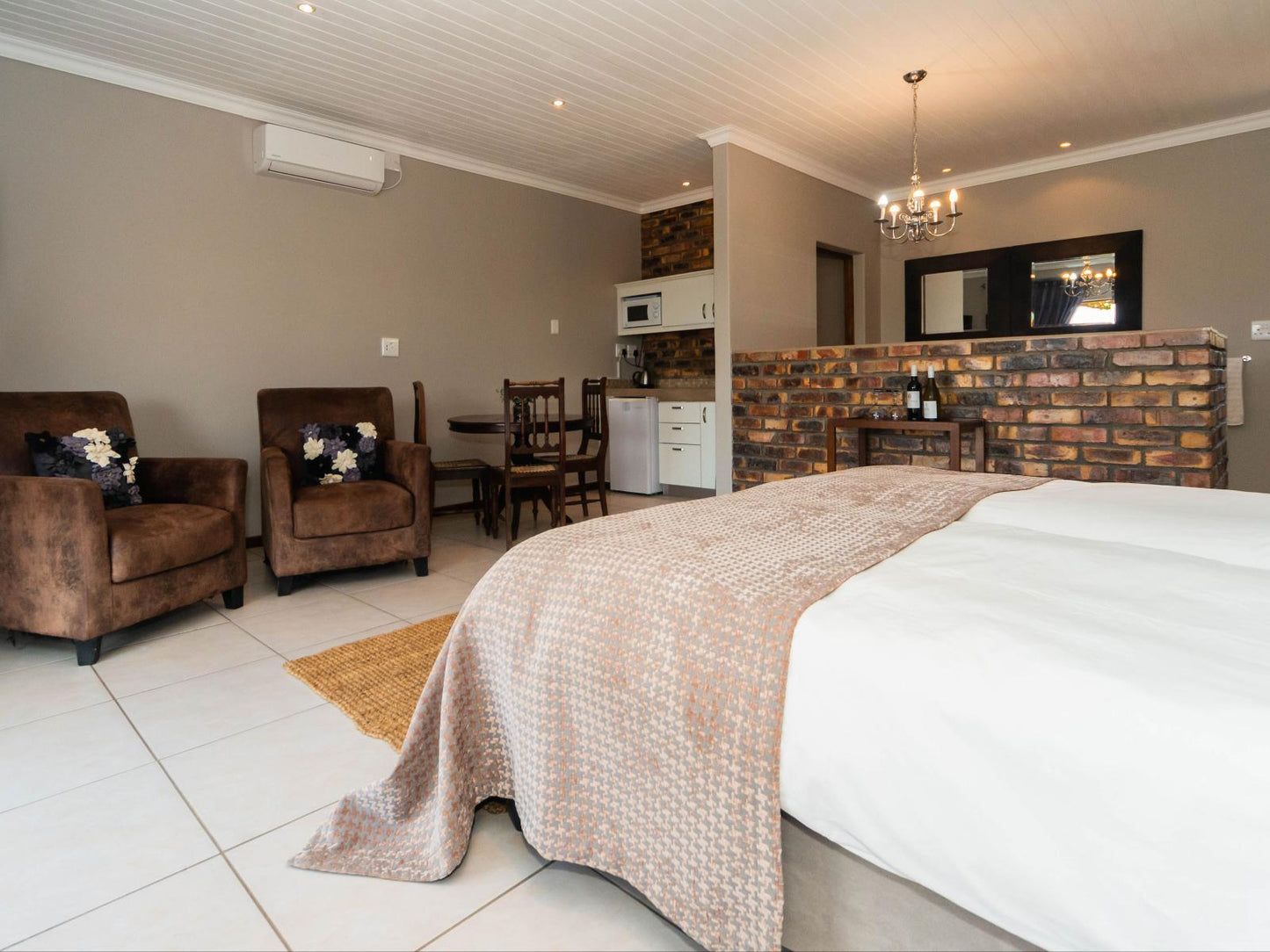 Twin Room - Kamer 1 @ Melkboomsdrift Guest House & Conference Centre