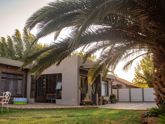 Melsetters Guesthouse Langenhoven Park Bloemfontein Free State South Africa House, Building, Architecture, Palm Tree, Plant, Nature, Wood