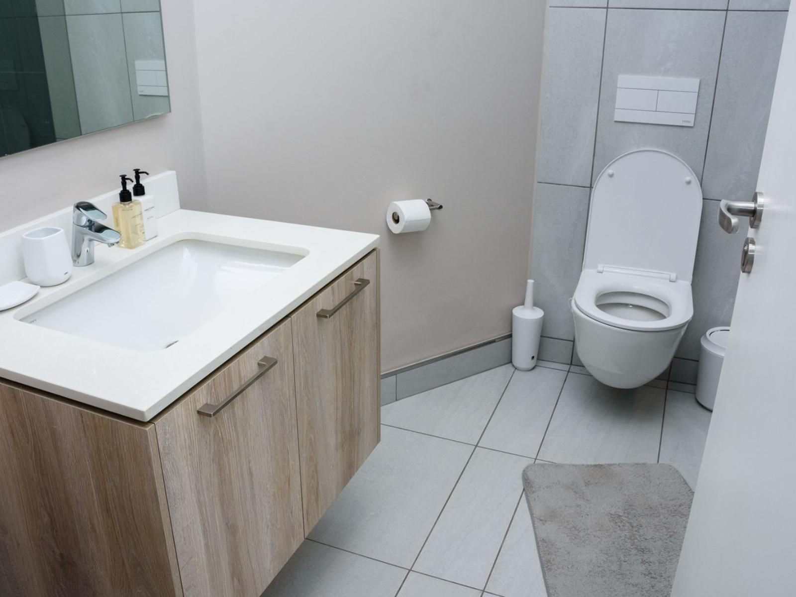 Menlyn Maine Apartments Unit 9 Menlyn Pretoria Tshwane Gauteng South Africa Unsaturated, Bathroom