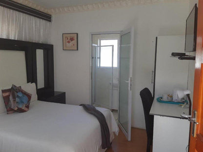 Double Rooms @ Mentor Guest House