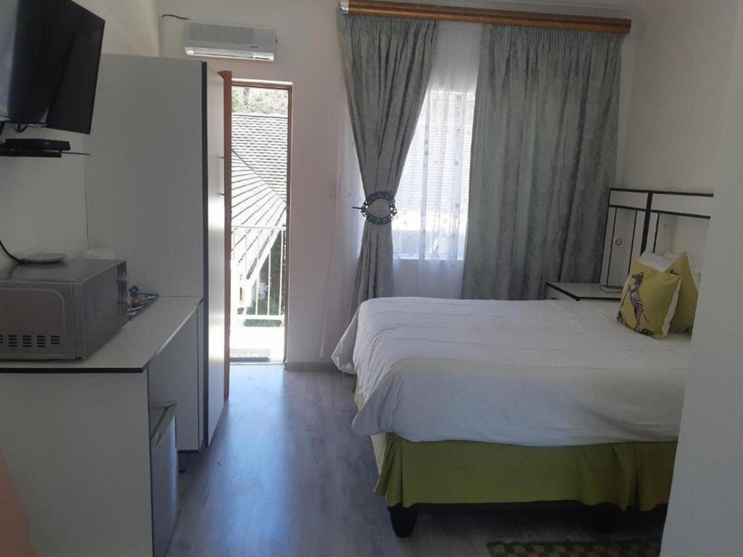 Double Rooms @ Mentor Guest House