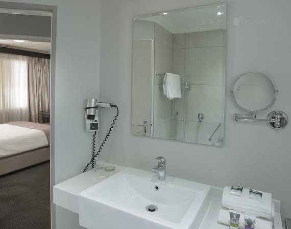 Mercure Suites Bedfordview Bedfordview Johannesburg Gauteng South Africa Colorless, Bathroom