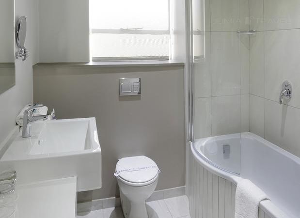 Mercure Suites Bedfordview Bedfordview Johannesburg Gauteng South Africa Colorless, Bathroom