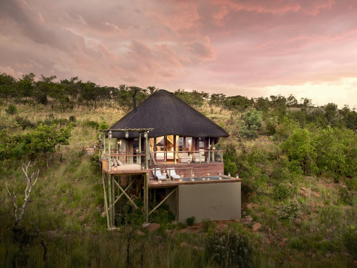 Mhondoro Safari Lodge & Villa