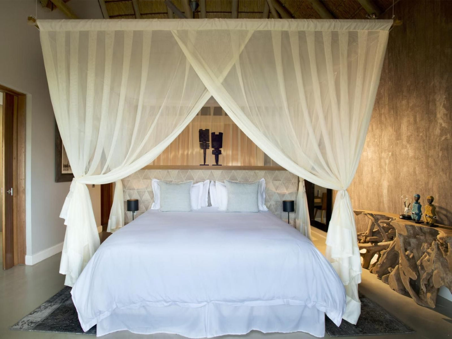 Mhondoro Safari Lodge & Villa, Villa, Bedroom