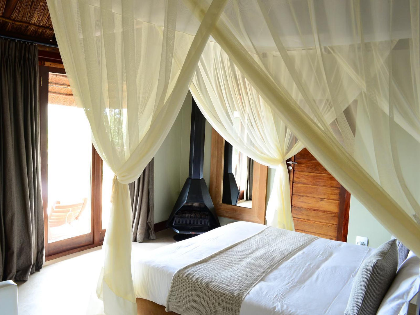 2 Bedroom Executive Suite @ Mhondoro Game Lodge