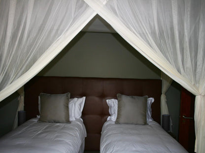 2 Bedroom Family Deluxe Suite @ Mhondoro Game Lodge