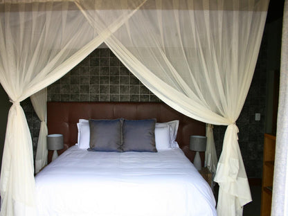 2 Bedroom Family Deluxe Suite @ Mhondoro Game Lodge