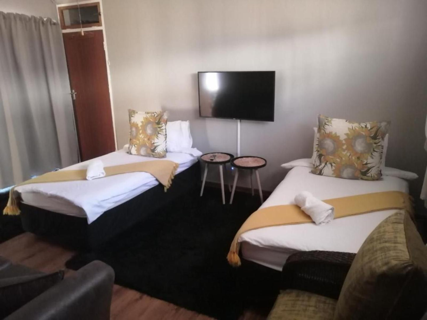 Midway Overnight Rooms Monument Heights Kimberley Northern Cape South Africa Bedroom