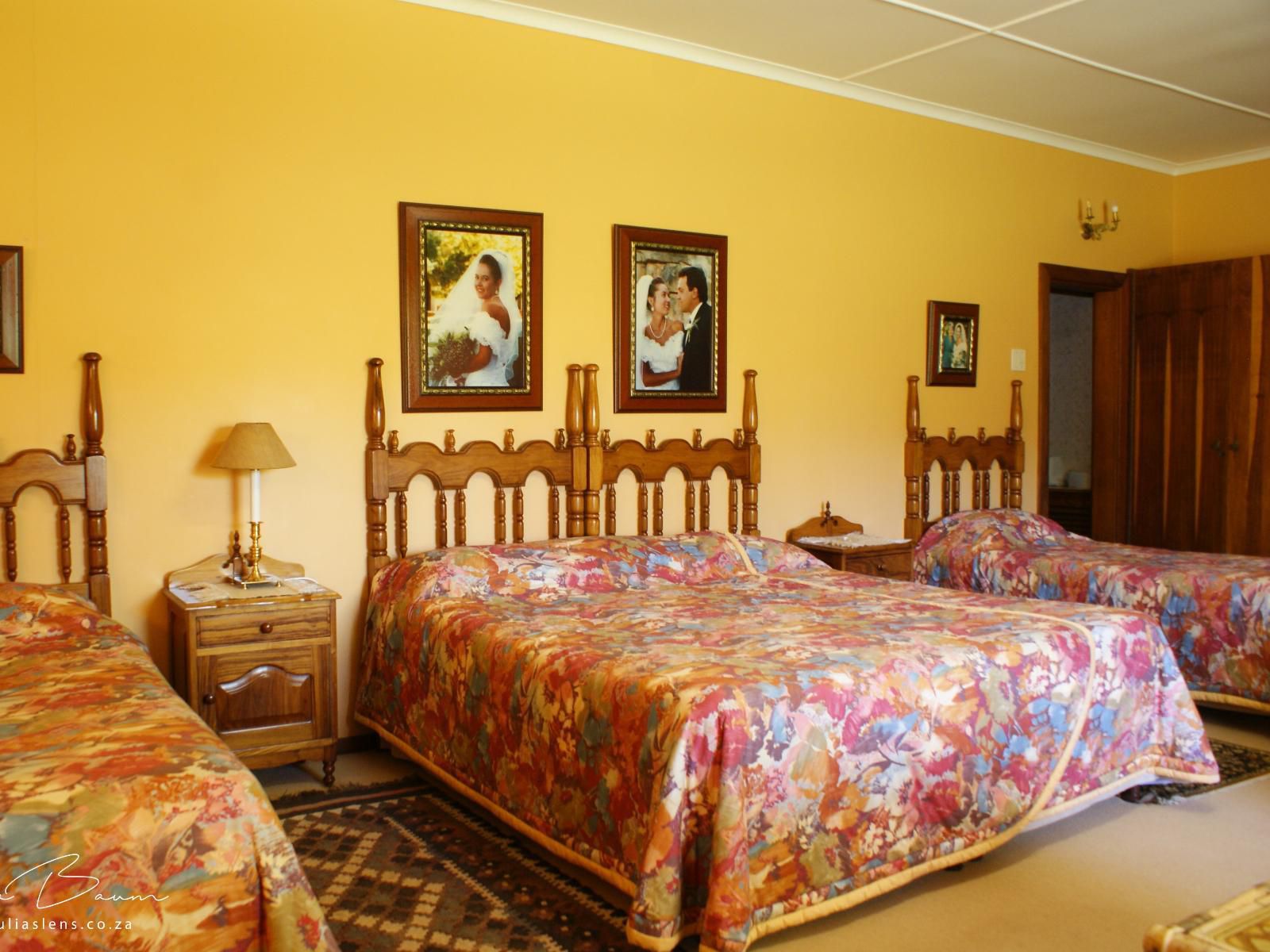 Mieliefontein Karoo Guest Farm, House twin bed not en suite, Colorful, Bedroom