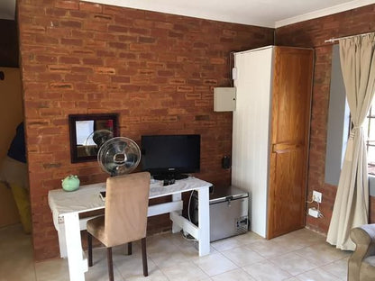 Millstream Inn Skeerpoort Hartbeespoort North West Province South Africa Living Room