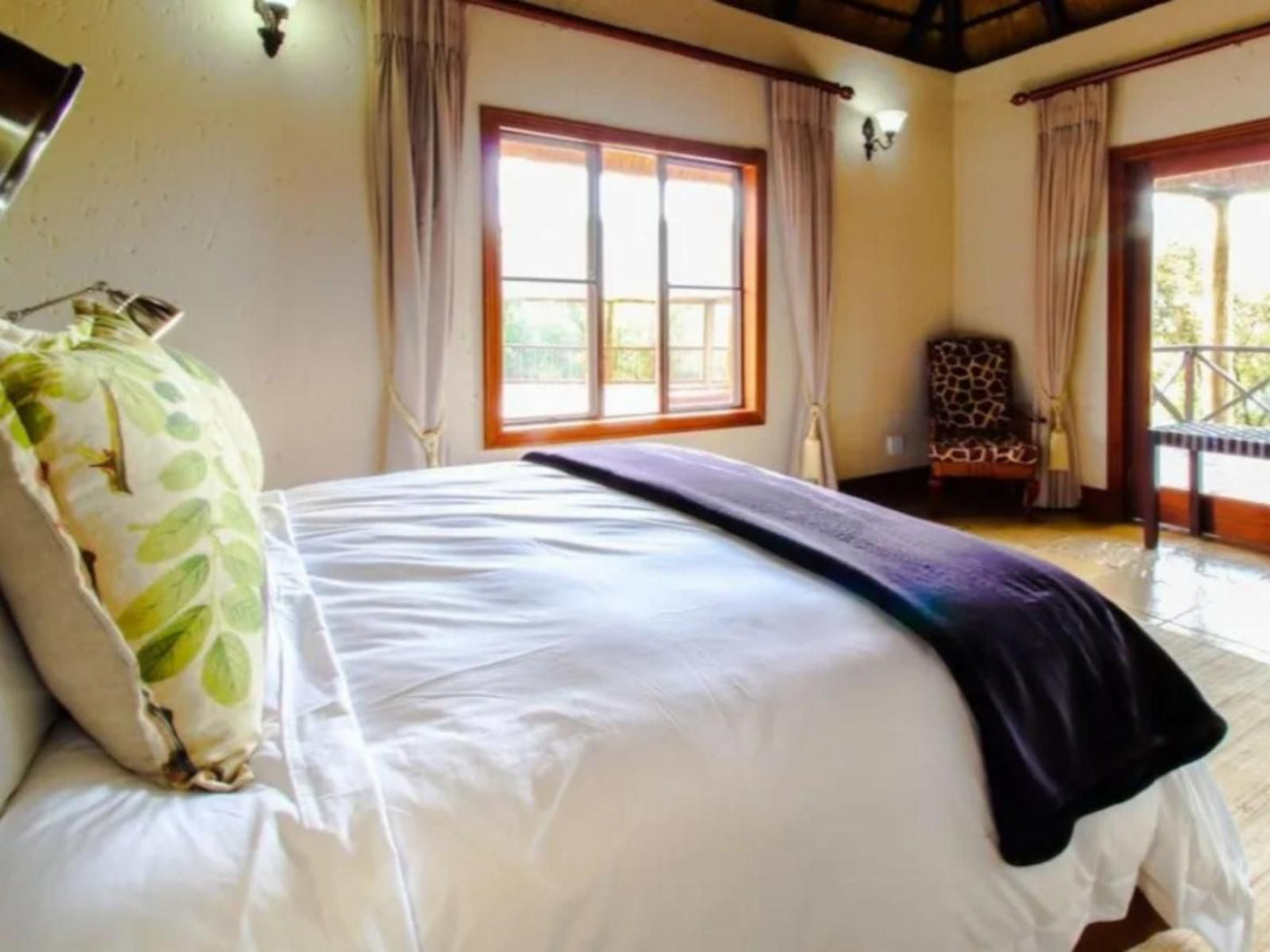 Mmakuba Private Game Lodge, Deluxe Chalet, Bedroom