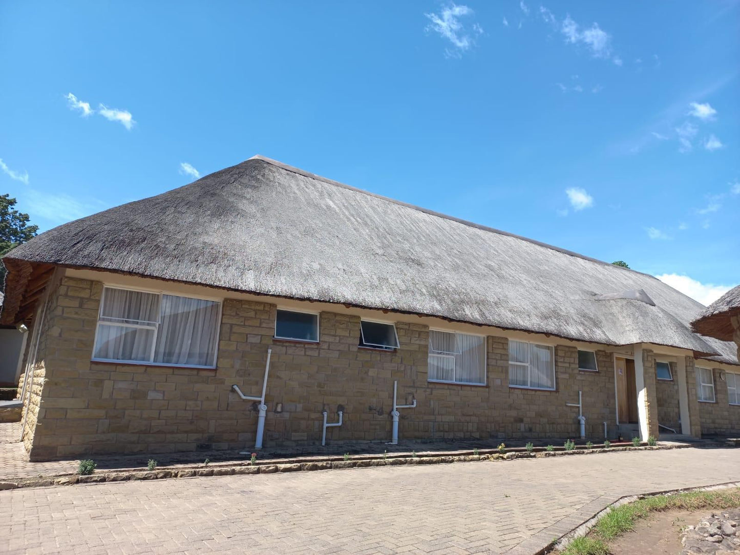 Mmelesi Lodge, Building, Architecture, House