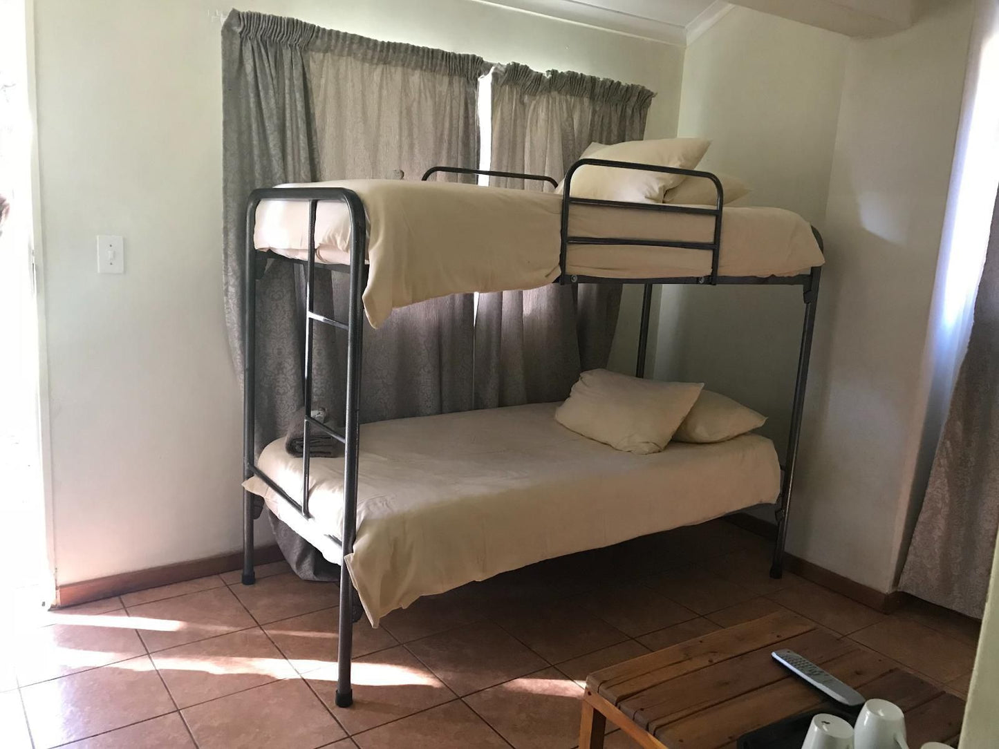 Molalatau Lodge & Campsites, KING FISHER, Bedroom