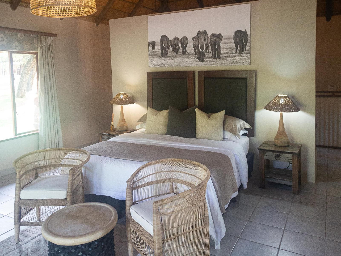 Mologa River Lodge, Luxury Chalet 8, Bedroom