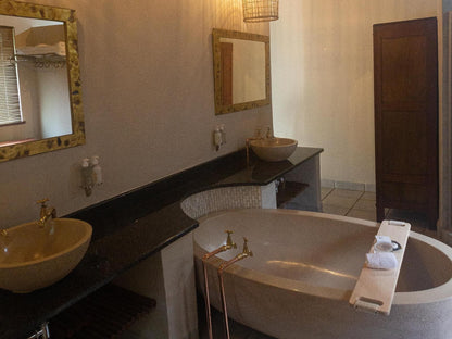 Mologa River Lodge, Super Deluxe 1, Bathroom