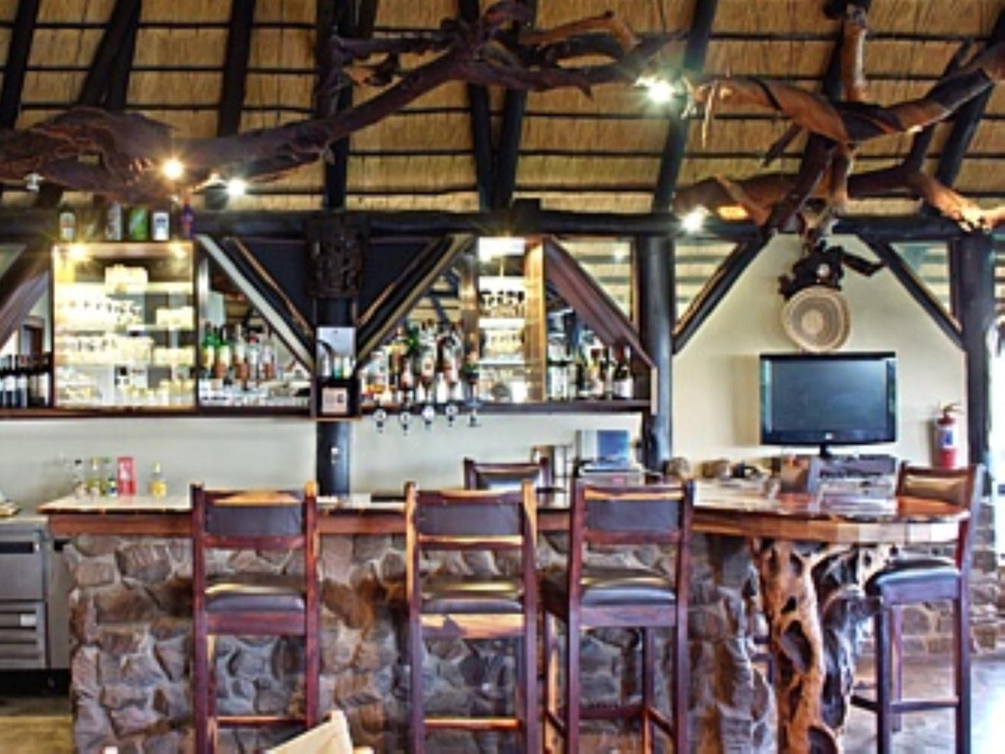 Mondjila Safari Camp, Bar