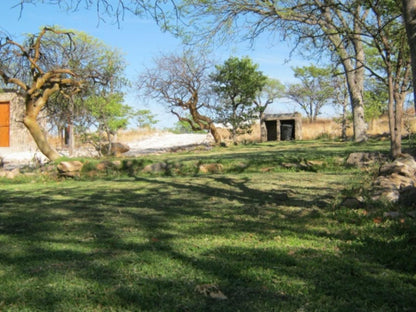 Mondjila Safari Camp, Ruin, Architecture