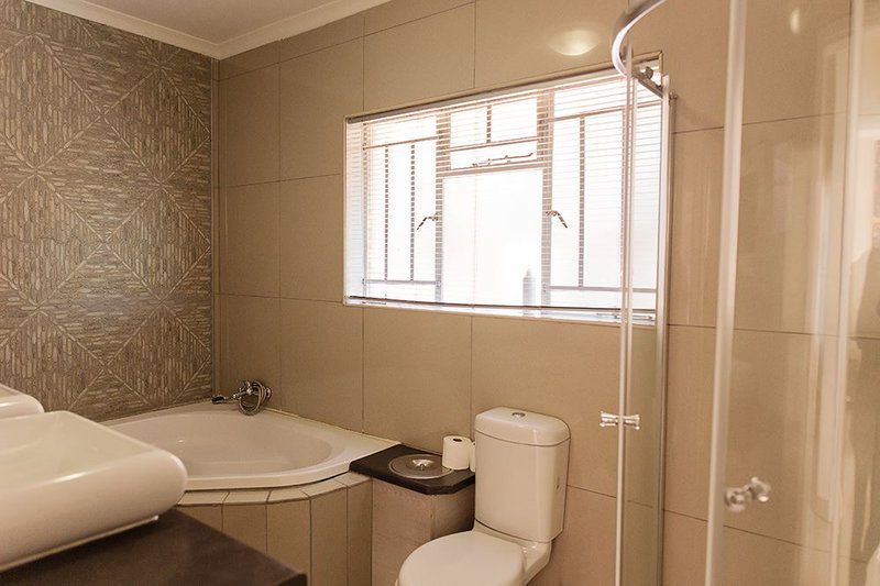 Monsieur Devan Guest Accommodation Klerksdorp North West Province South Africa Bathroom