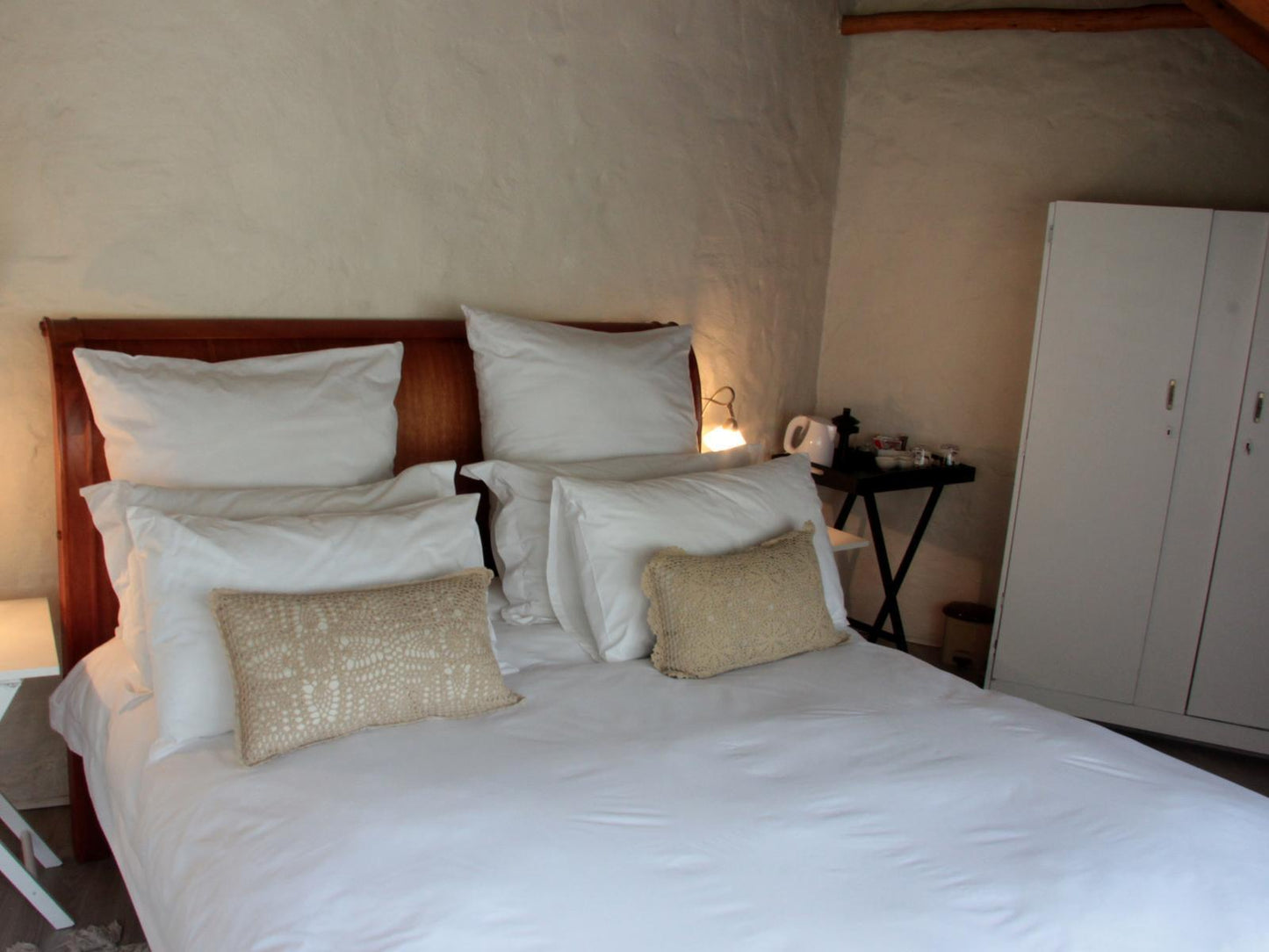 Roundhouse Double Room @ Mont Martre