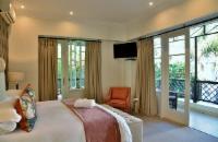 Luxury Room 403 @ Mont D'Or Hyde Park Boutique Hotel