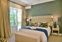 Luxury Room 404 @ Mont D'Or Hyde Park Boutique Hotel