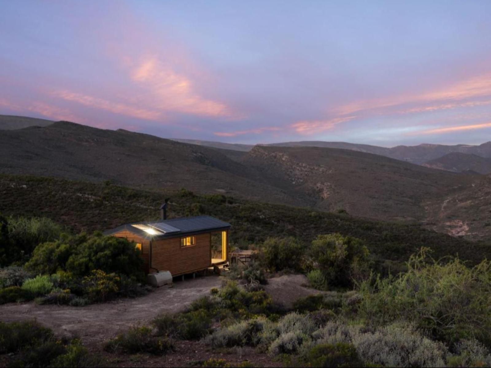 Montevue Nature Farm, “The Whitehouse” Luxury Eco-Cabin, Desert, Nature, Sand