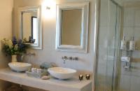 Premium Delux King Rooms @ Amoris Guest House - Waterkloof Ridge