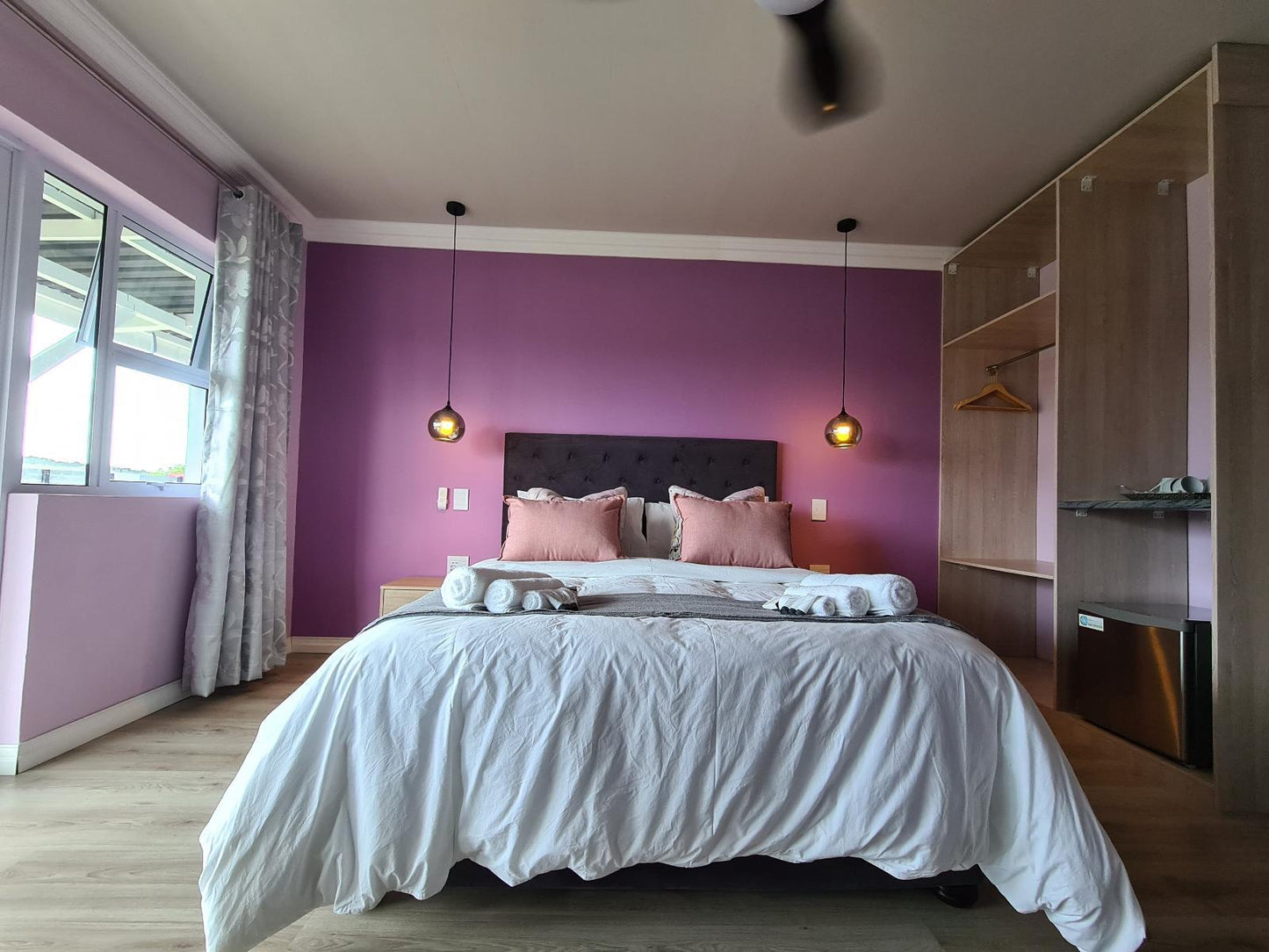 Queen Suite with View @ Mosswood Bed & Breakfast