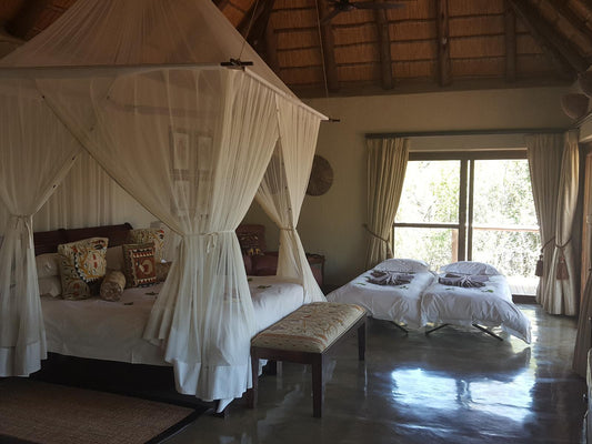 Luxury Bush Villa-1 Bedroom Family Room @ Motswiri Private Safari Lodge