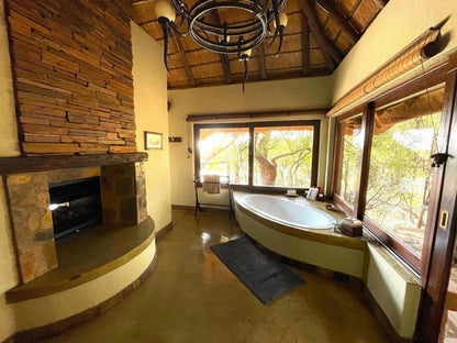 Luxury Bush Villa-1 Bedroom Family Room @ Motswiri Private Safari Lodge