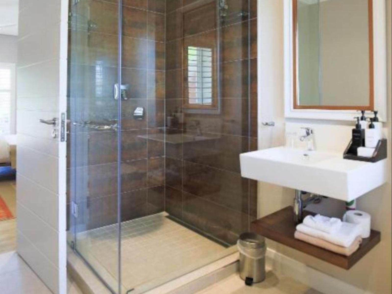 Mount Edgecombe Estate Lodge, Lodge Flat, Bathroom