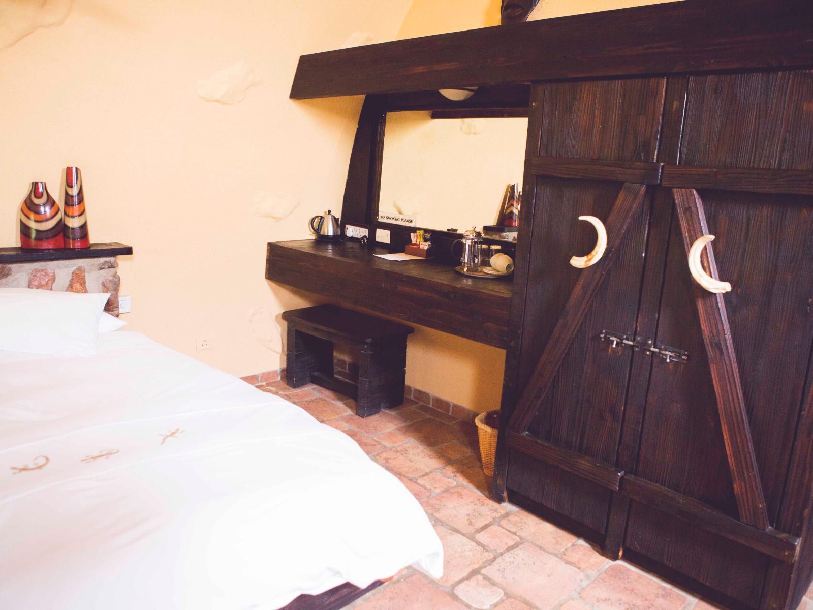 Mount Etjo Safari Lodge, Family Room (wheelchair friendly), Bedroom