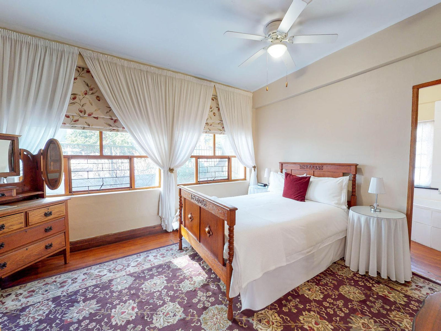 Superior Double Bed Room 12 @ Mountain Manor Guest House