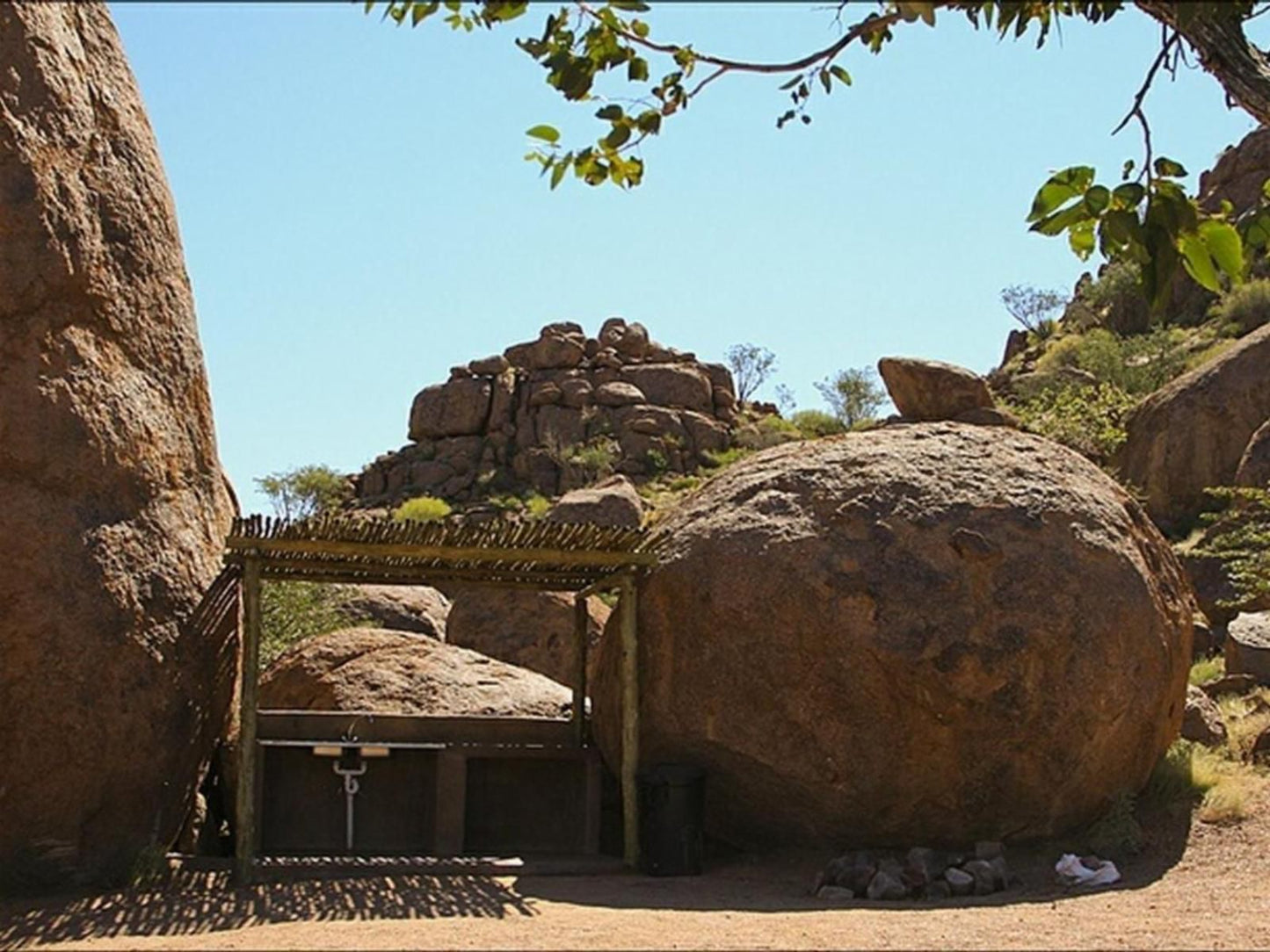 Mowani Campsite, Ruin, Architecture