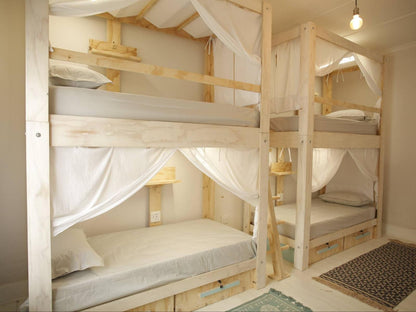 Moy Guesthouse & Backpackers, Luxury Bunk Room 4 (mixed), Sepia Tones, Bedroom