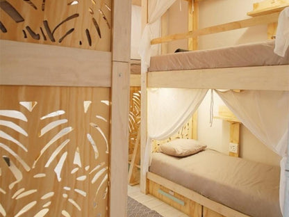 Moy Guesthouse & Backpackers, Luxury Bunk Room 4 (mixed), Sepia Tones, Bedroom