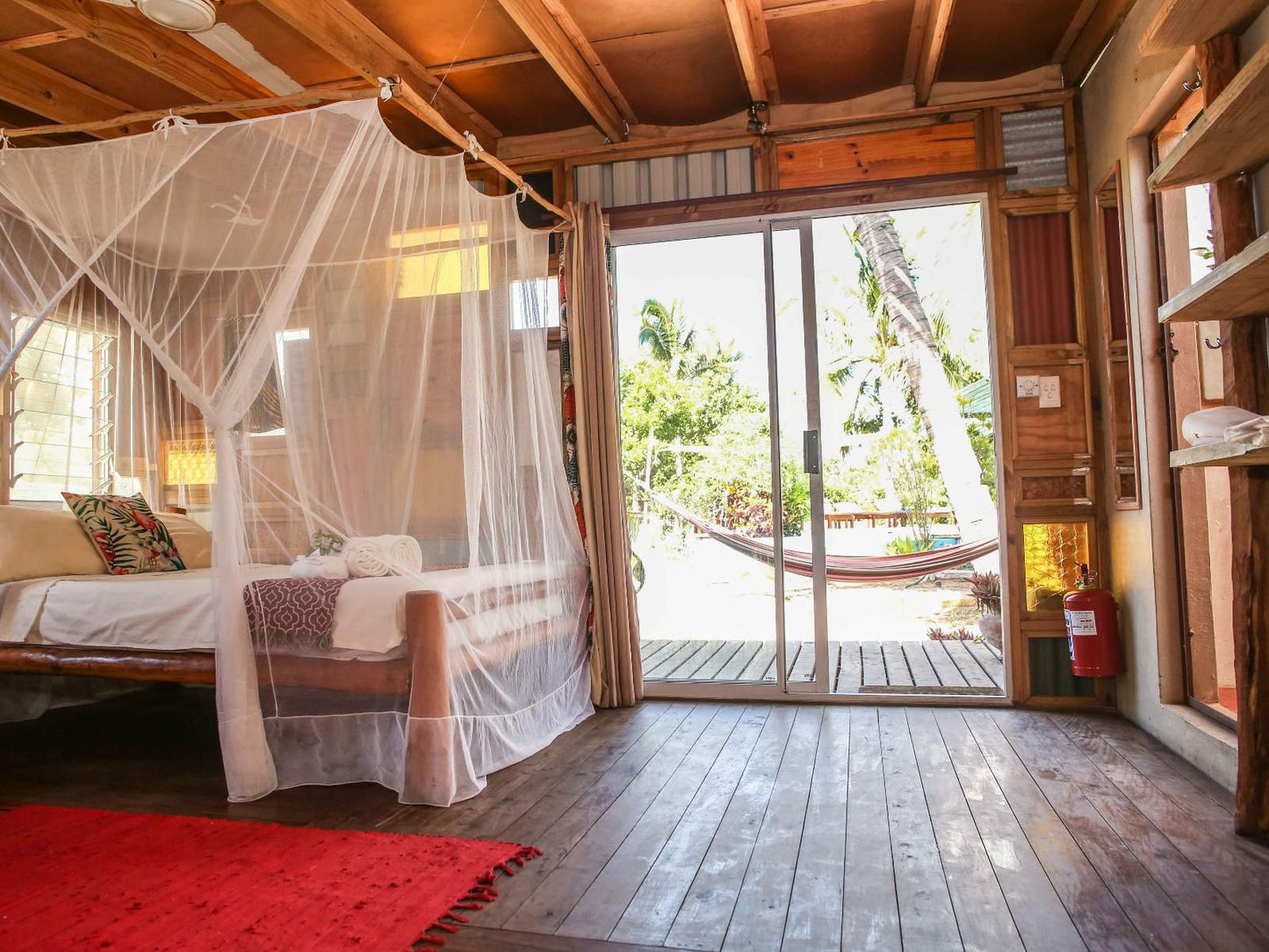 Mozambeat Motel, Private cabin "Mick Jagger", Bedroom