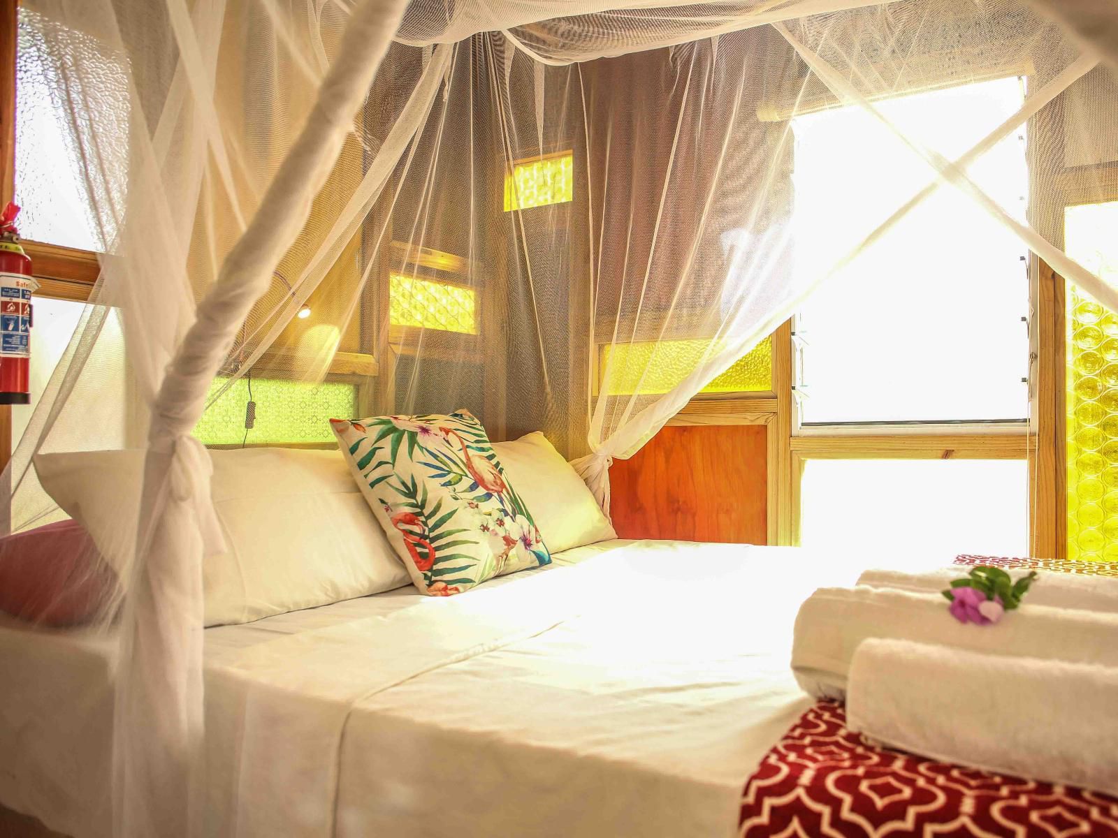 Mozambeat Motel, Suite "George Clinton", Bedroom