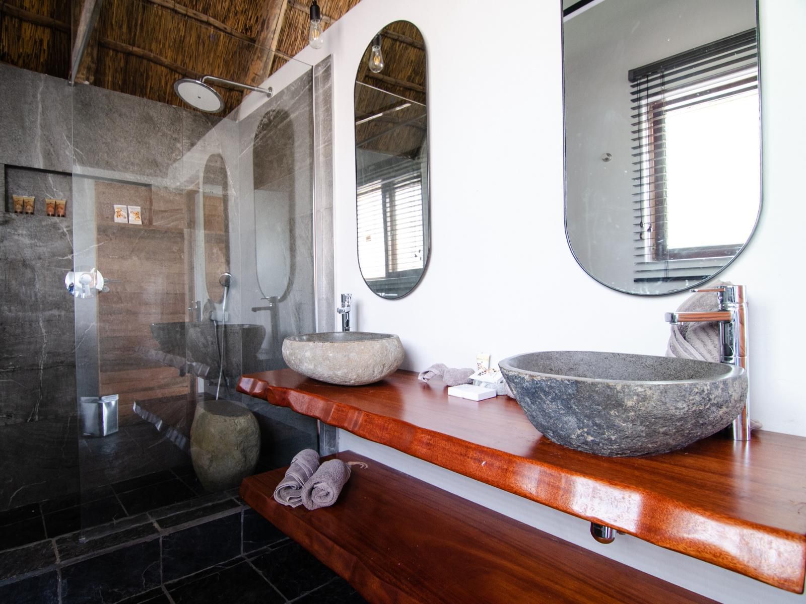 Muchenje Safari Lodge, Chalet (s)