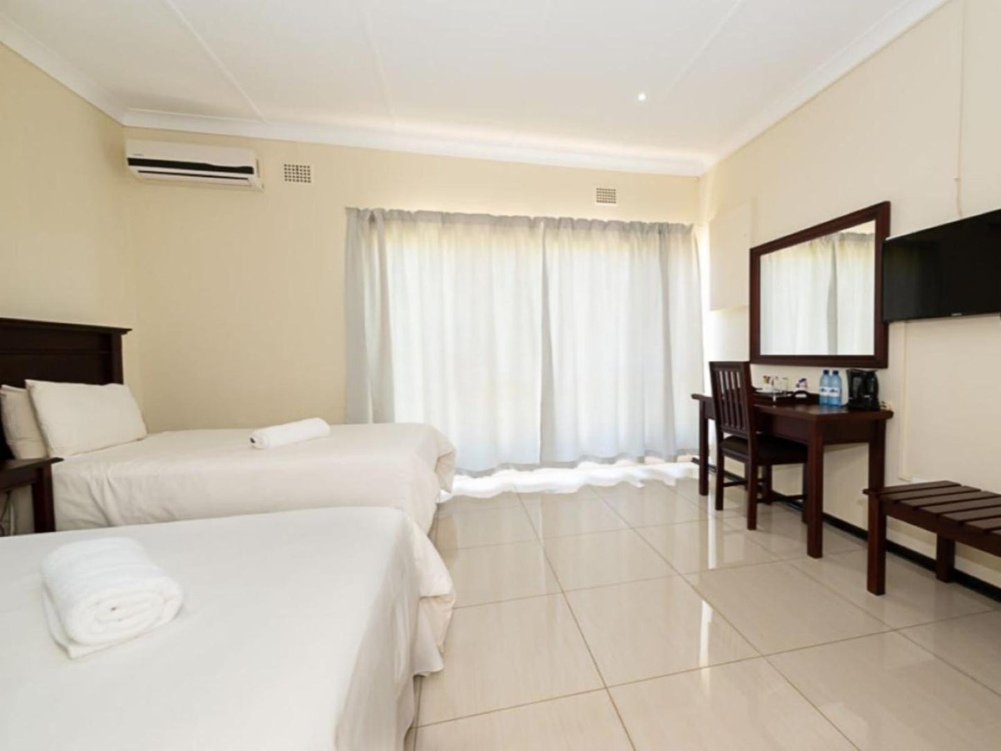 2 bedroom Unit @ Muloro Hotel