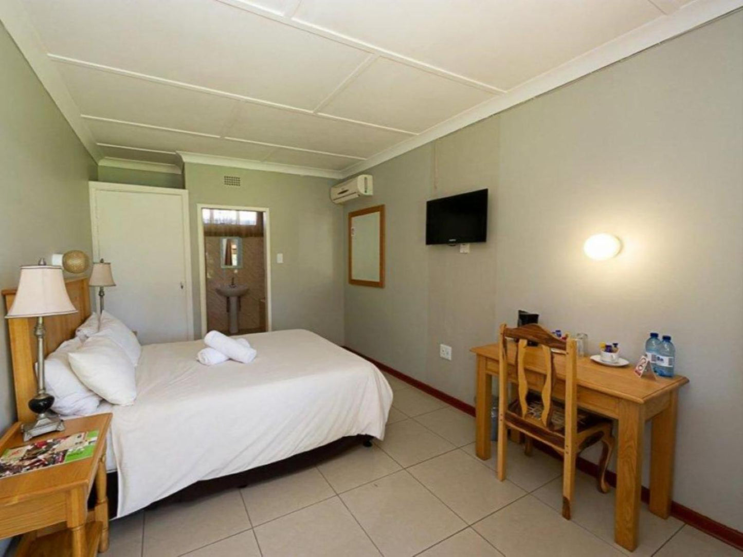 Double Rooms With Bath @ Muloro Hotel