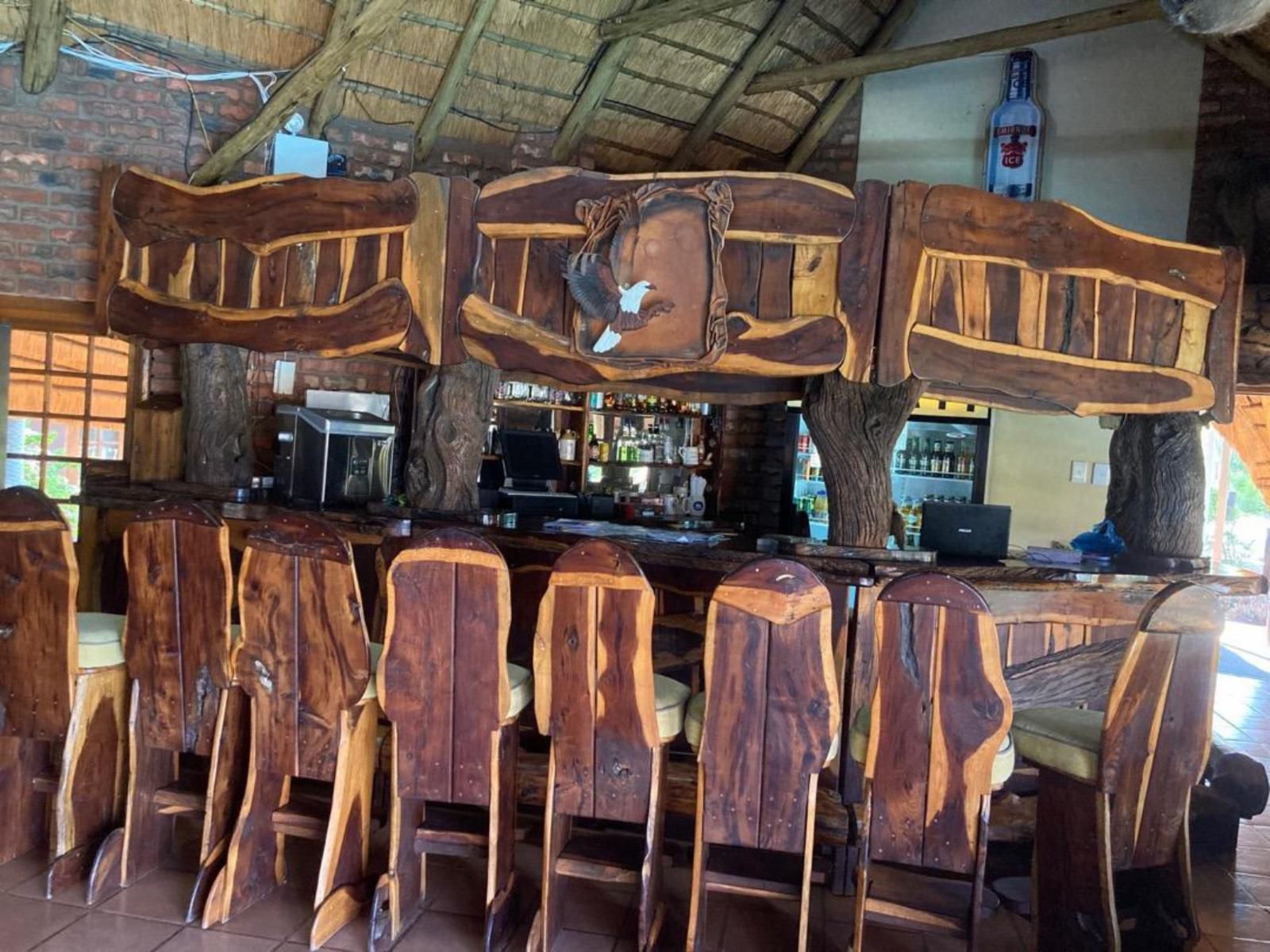 Munati Lodge, Bar