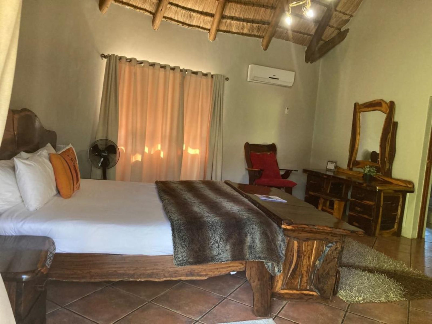 Munati Lodge, Superior Double with Spa Bath, Bedroom