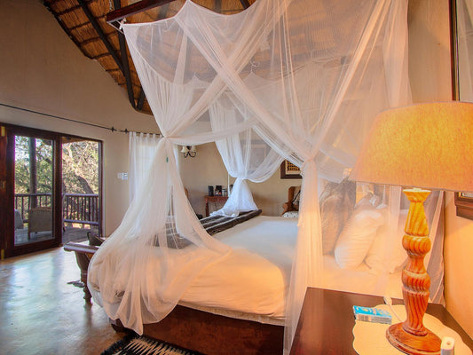 Room 7 Honeymoon Suite @ Mvuradona Safari Lodge