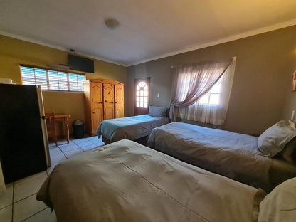 Triple Bed Unit @ N4 Guest Lodge