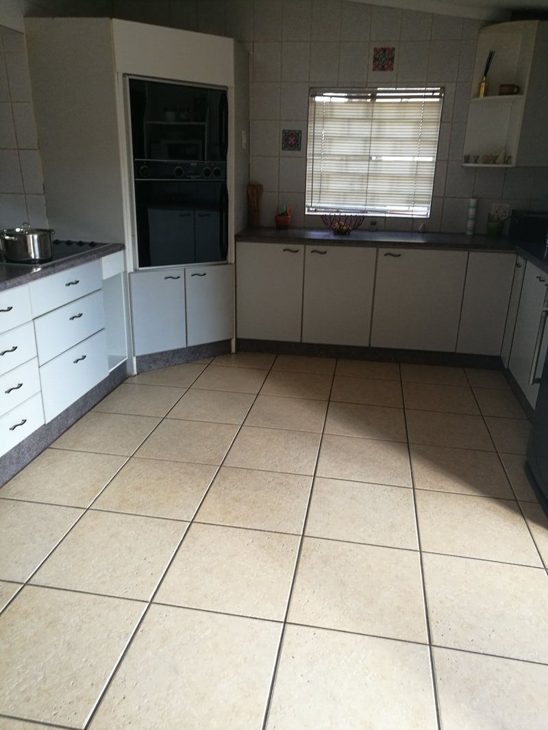 Naisar Apartments And Holiday Home Accommodation Primrose Johannesburg Gauteng South Africa Kitchen