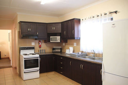 Natal Spa Falcon Crest Self Catering Vryheid Kwazulu Natal South Africa Kitchen