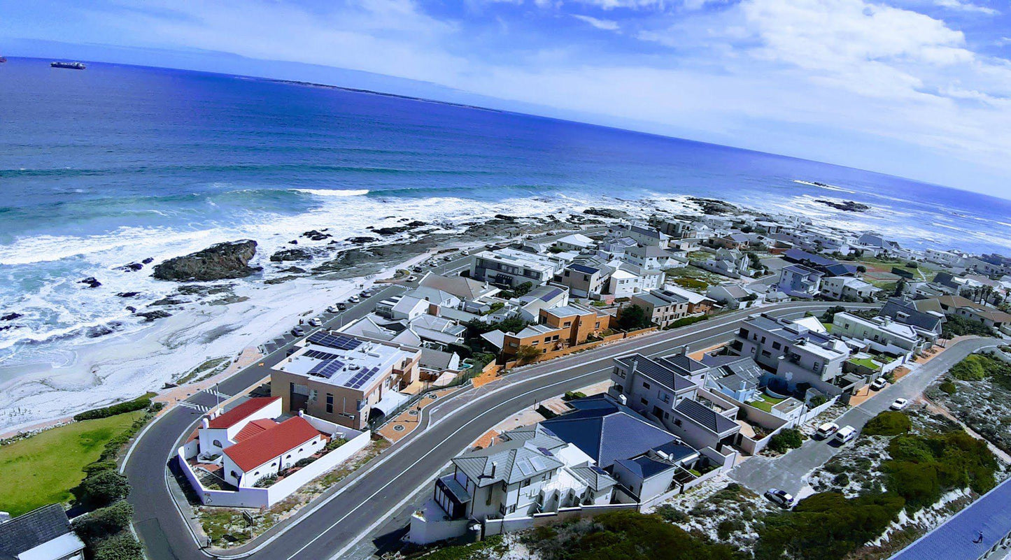 Bloubergstrand Beach